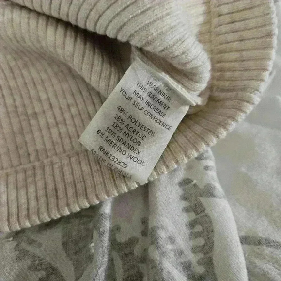 Song of style front button top! - Picture 4 of 6